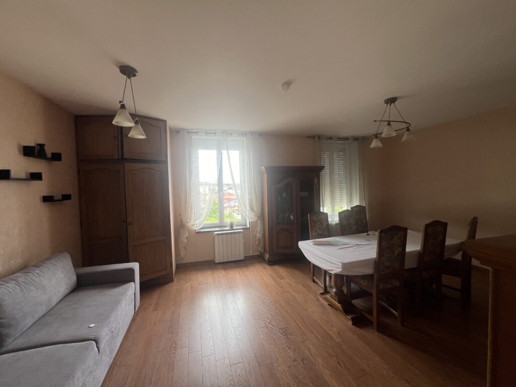 Appartement T2 à rénover avec combles